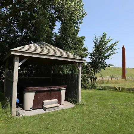 In Wieringer Style With Hot Tub Vila Hippolytushoef