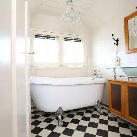 Vila In Wieringer Style With Hot Tub *