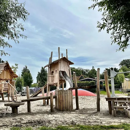 Vila In Wieringer Style With Hot Tub