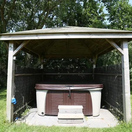 Villa In Wieringer Style With Hot Tub *